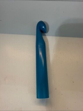 25mm Bright Blue Crochet Hook